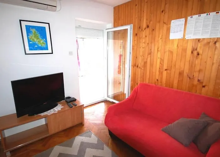 Appartamento With Parking Space Njivice, Krk - 21853