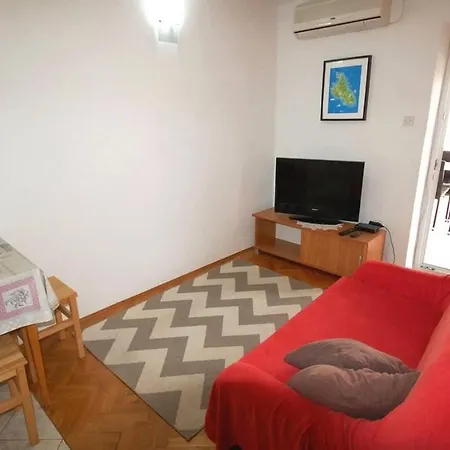 Apartment With Parking Space Njivice, Krk - 21853 *