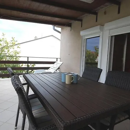 Apartman With Parking Space Njivice, Krk - 21853 *